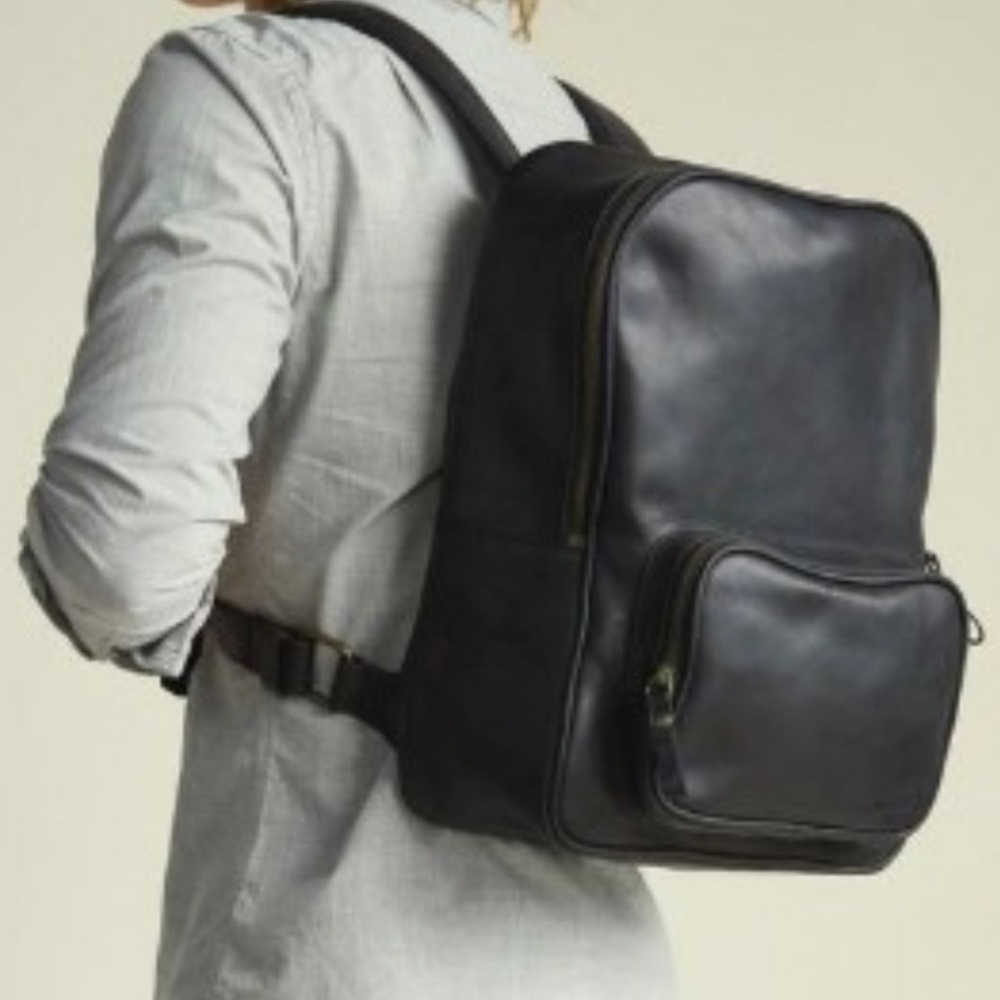 Nisolo Cordoba Black leather backpack